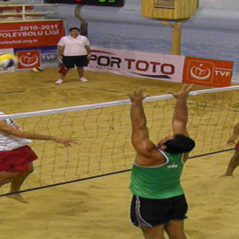 Kapalı Kortta Plaj Voleybolu